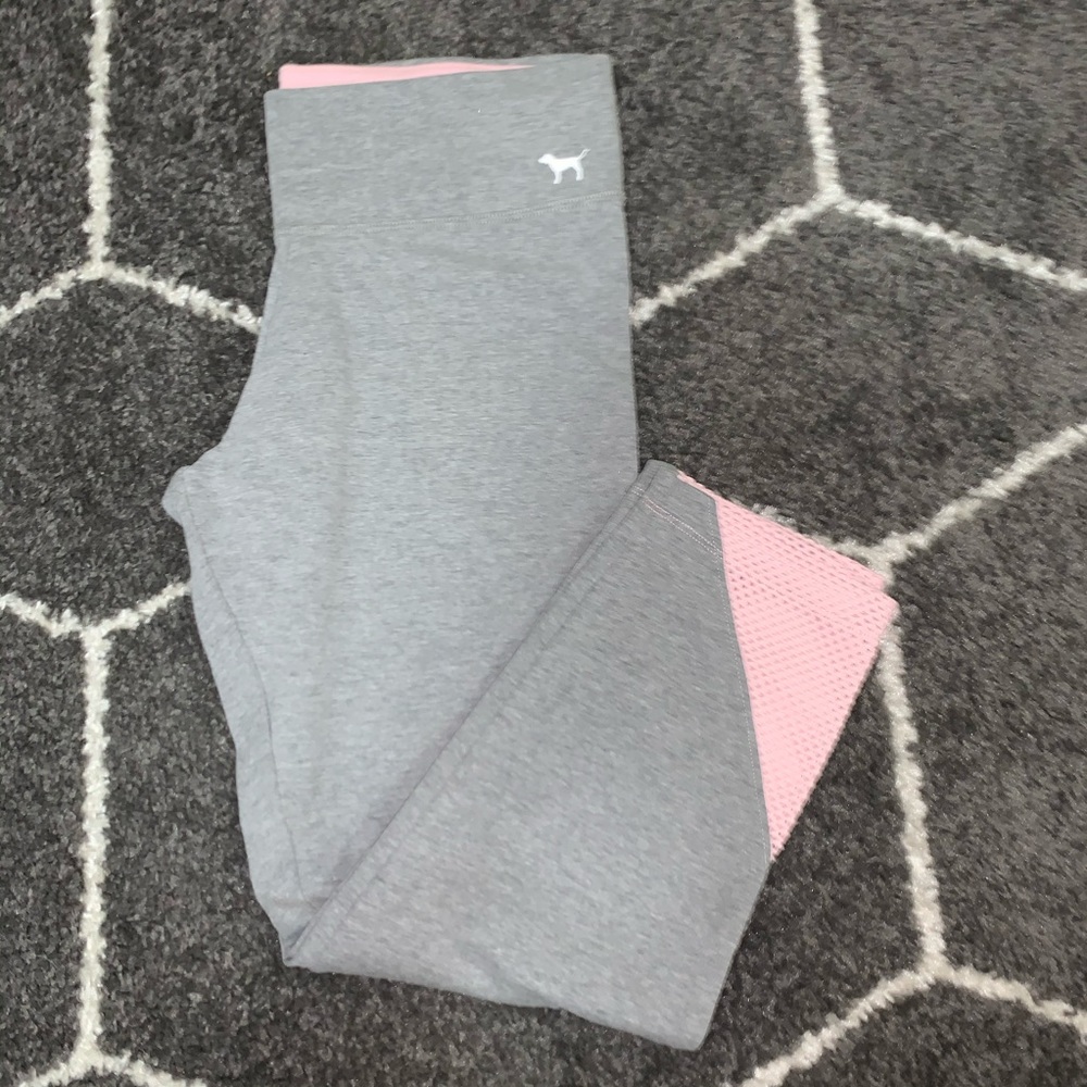 Victoria’s Secret Pink Gray Cropped Leggings Small